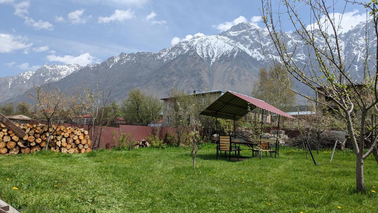 Kazbegi Green Yard Hotell Eksteriør bilde