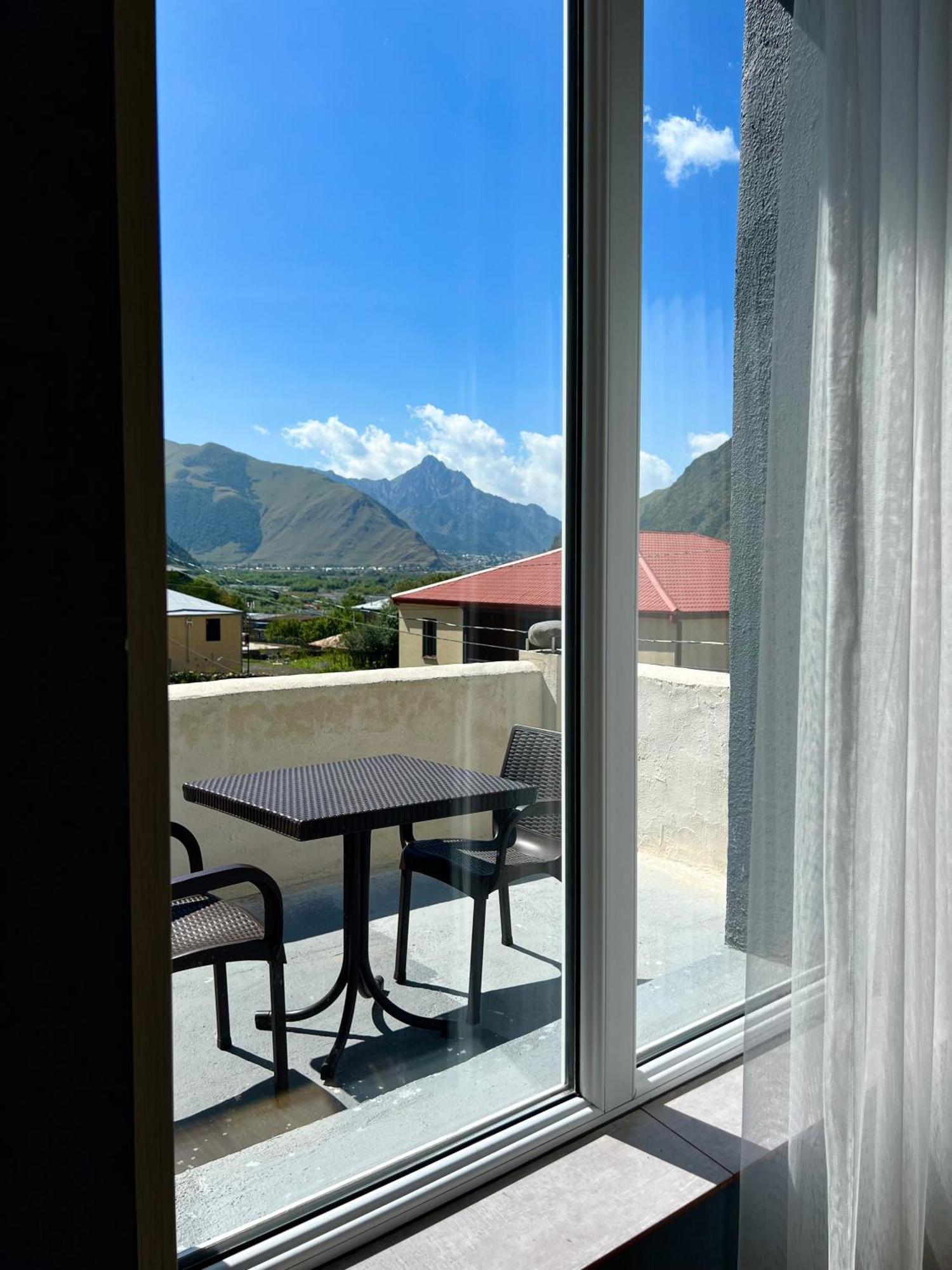 Kazbegi Green Yard Hotell Eksteriør bilde